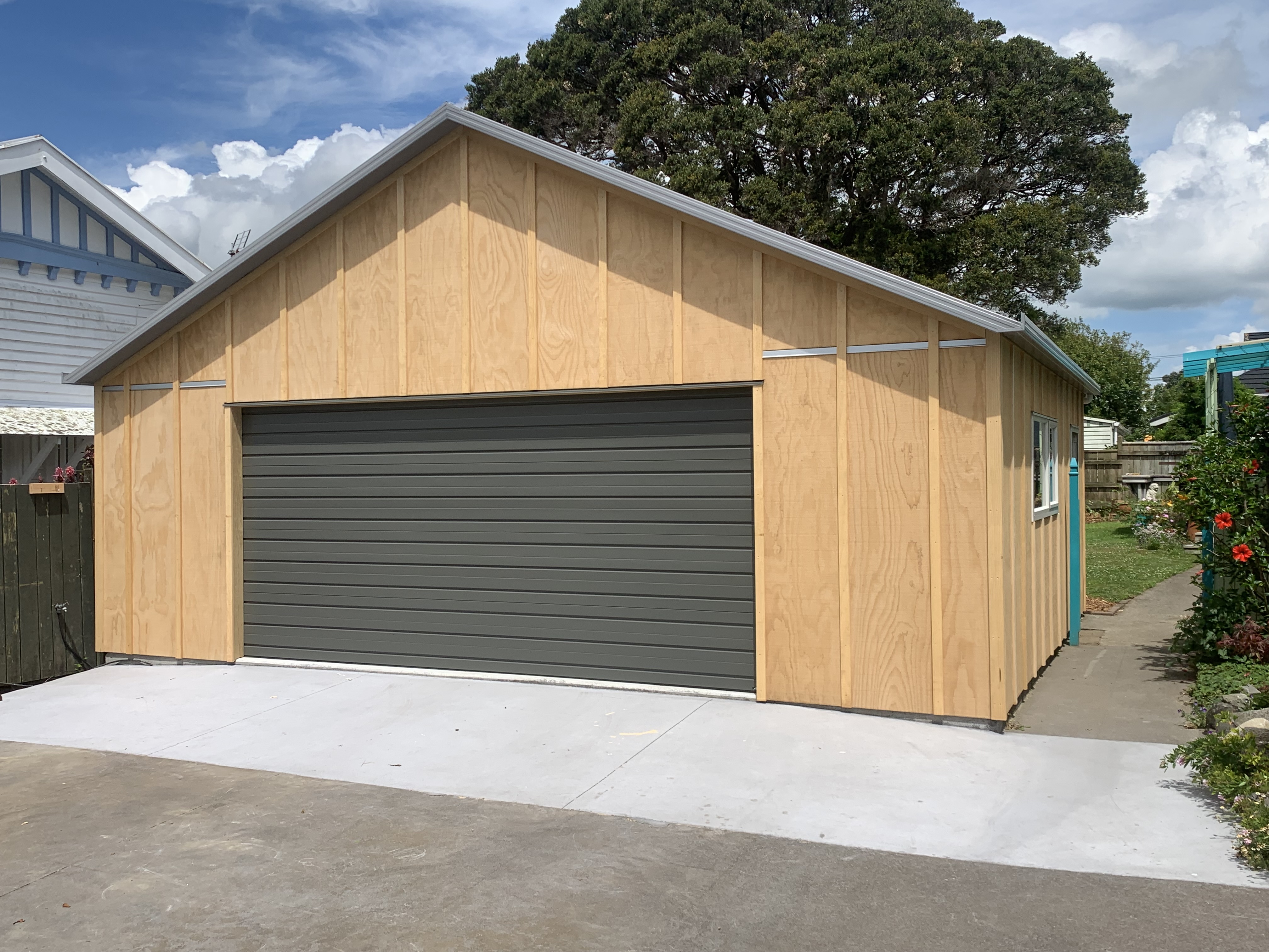 Double Garage + Workshop